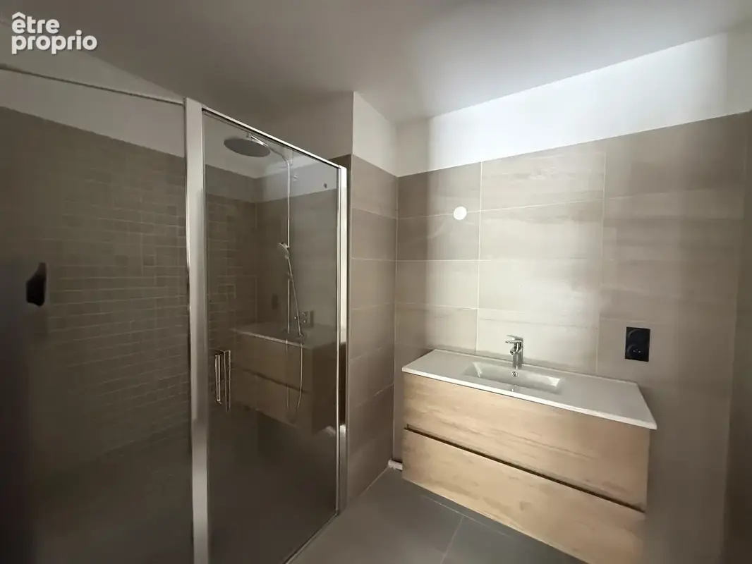Appartement T3 avec grande terrasse et stationnement - photo 7