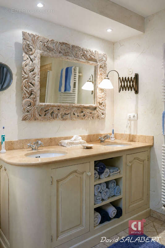 Garéoult -villa familiale de 170 m² avec cinq chambres, piscine et terrain paysager - photo 9