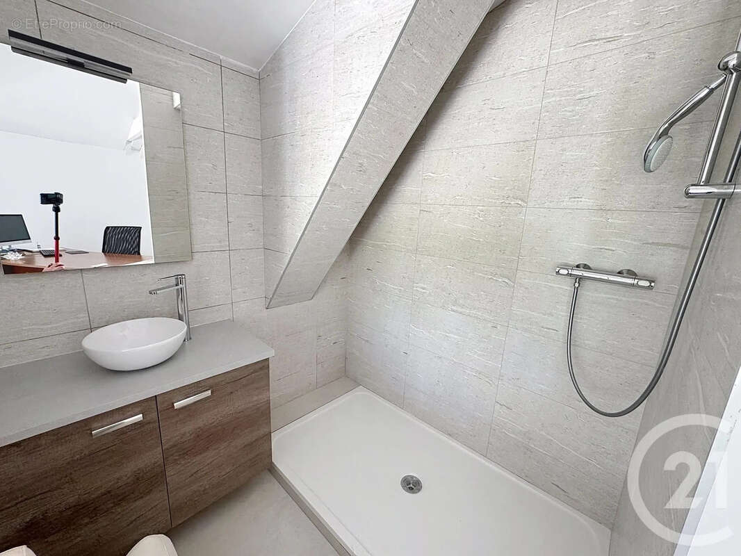 Appartement à SAINTE-FOY-LES-LYON