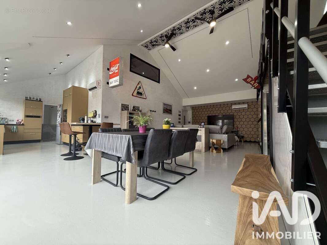 Appartement 2611 m² à Saint-Nicolas  - photo 2
