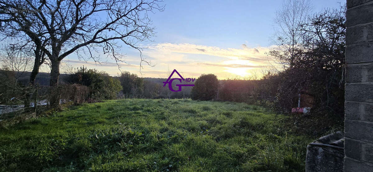 Maison à MIRANDOL-BOURGNOUNAC