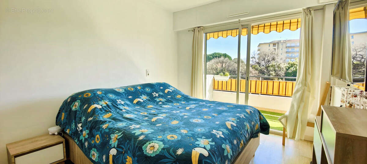 Appartement Antibes 3 pièces 64 m² habitable - 57.71 m2 carrez - dernier étage - parking et cave - photo 8