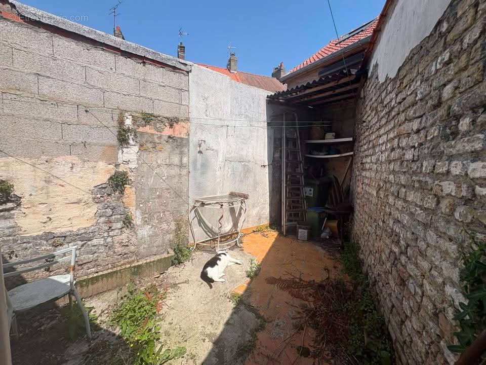 Maison de ville Semi mitoyenne 2 chambres, cour - photo 8