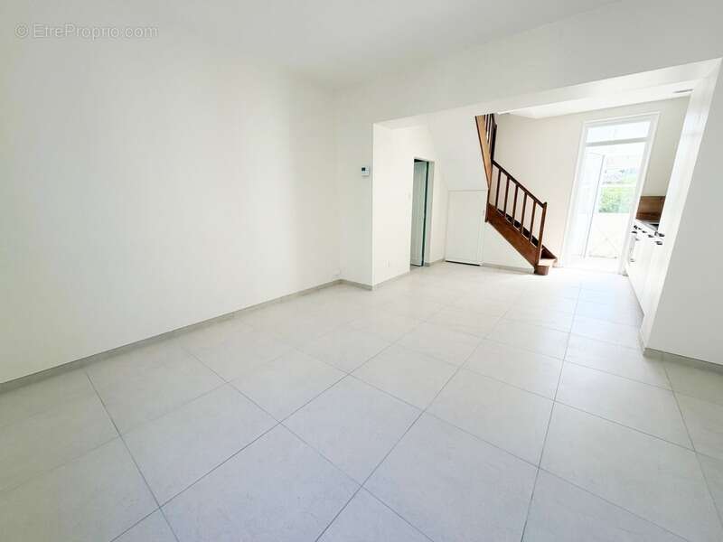 Maison entièrement rénovée - 3 chambres - Jardin plein sud - Saint-Pavin - photo 4