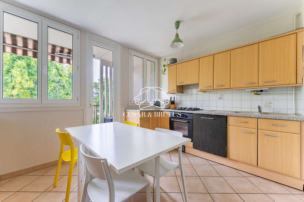 Appartement à LYON-9E