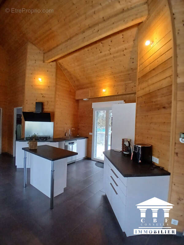 Maison à SAINT-SERNIN-DU-BOIS