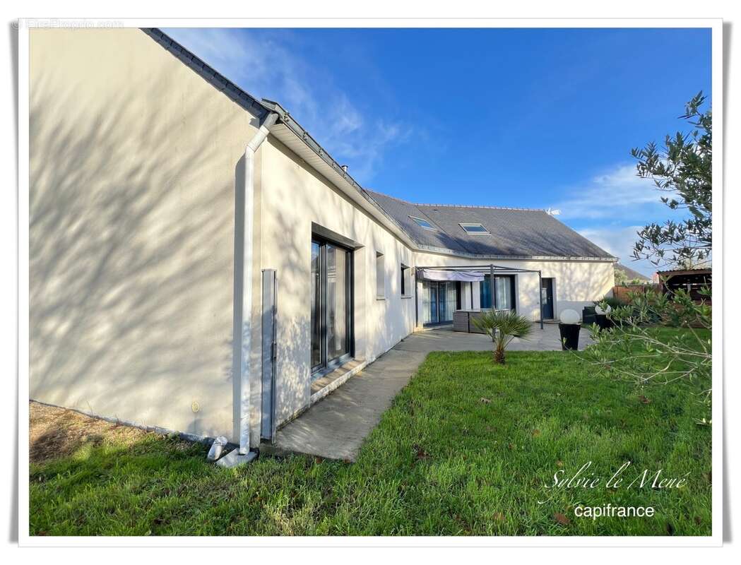 À vendre au Sourn, à proximité immédiate de Pontivy : découvrez cette spacieuse maison familiale de plus de 200 m² habitables - photo 29