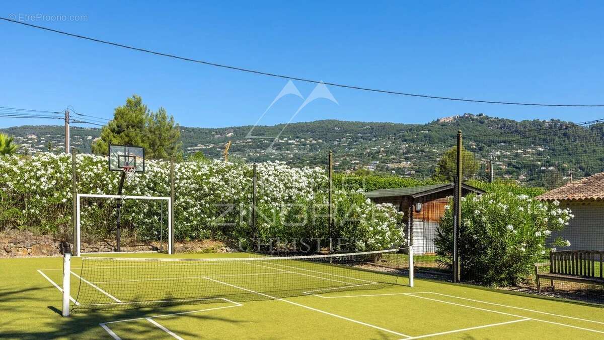 Propriété familiale avec jardin paysager et espaces de loisirs - photo 15
