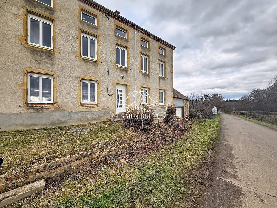 Maison à SAINT-PIERRE-LA-NOAILLE