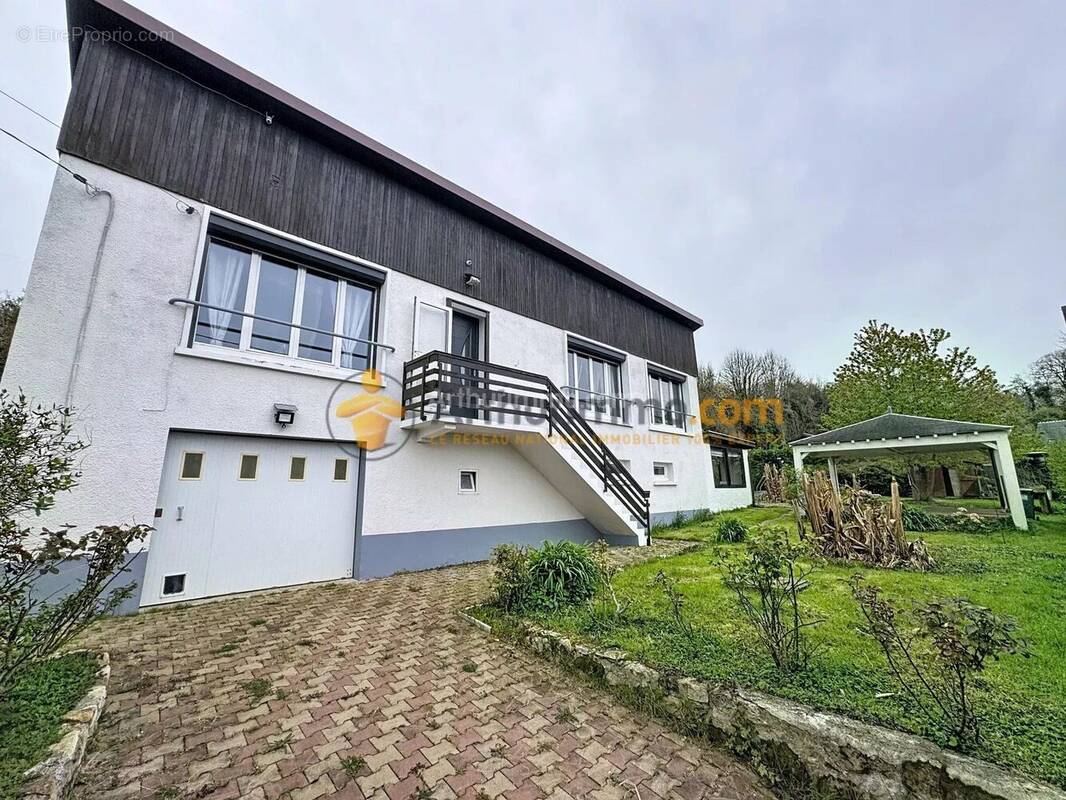 Maison à CUISSY-ET-GENY