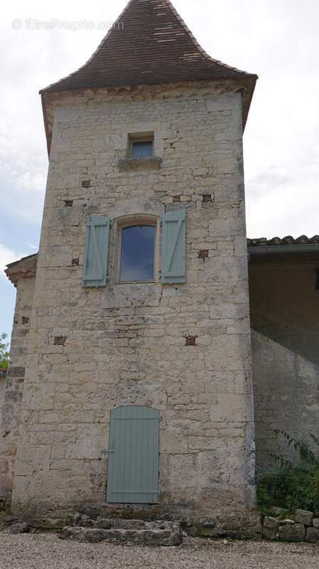 Maison à CASTELNAU-MONTRATIER