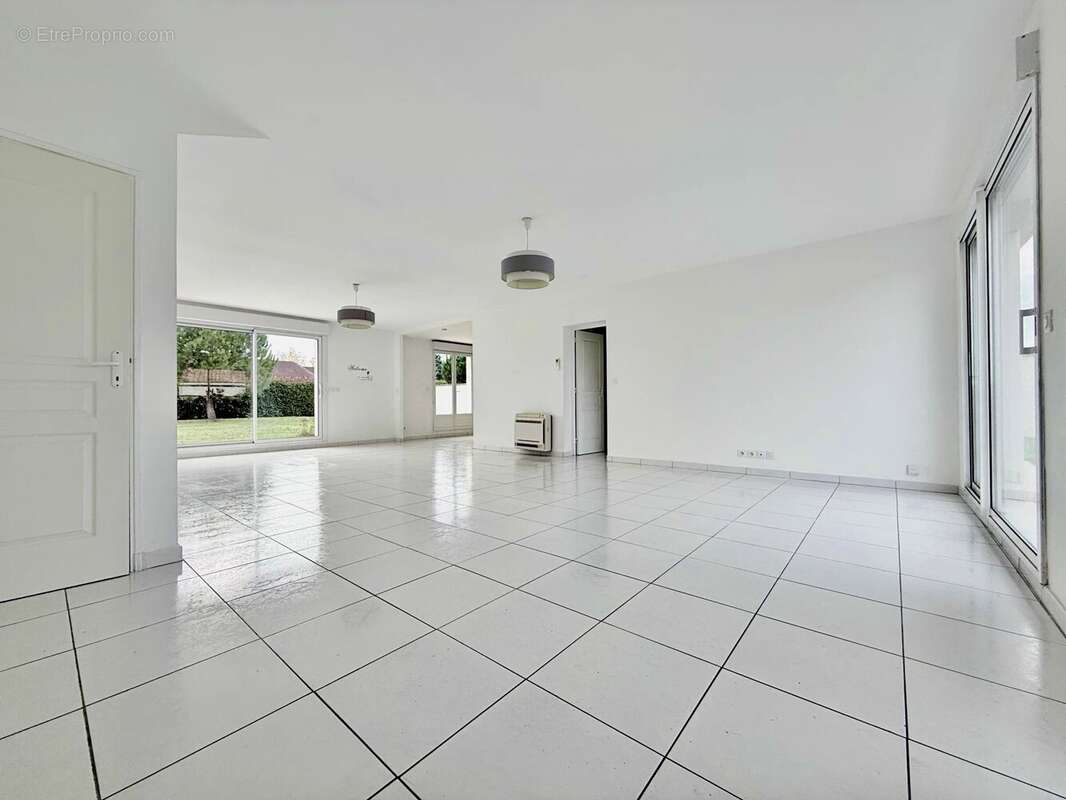 Maison à LA SALVETAT-SAINT-GILLES