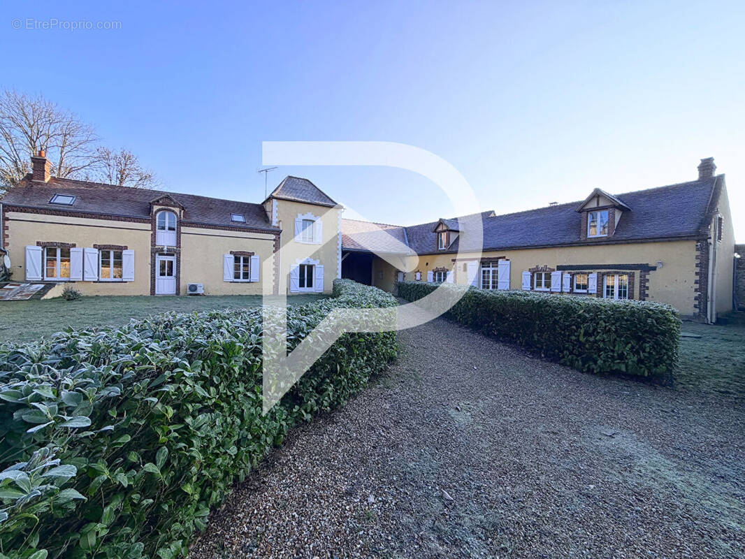Maison à CHATEAUNEUF-EN-THYMERAIS