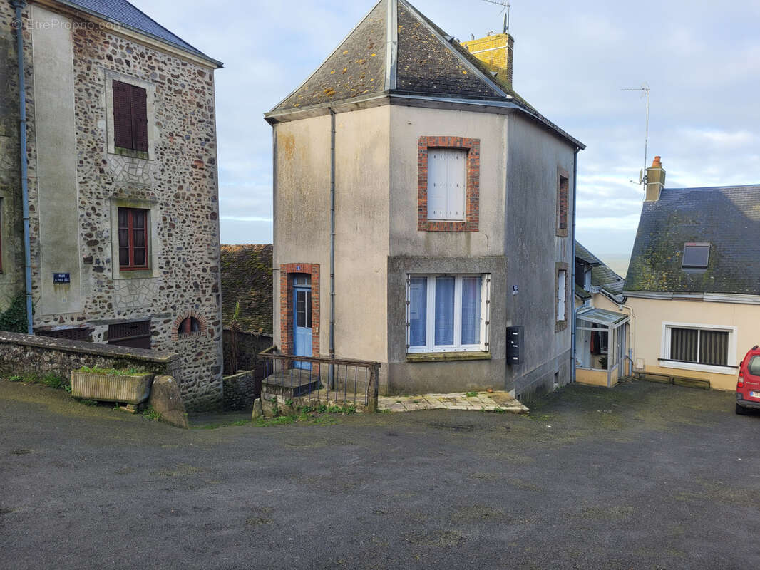 Appartement à SAINT-DENIS-D'ORQUES