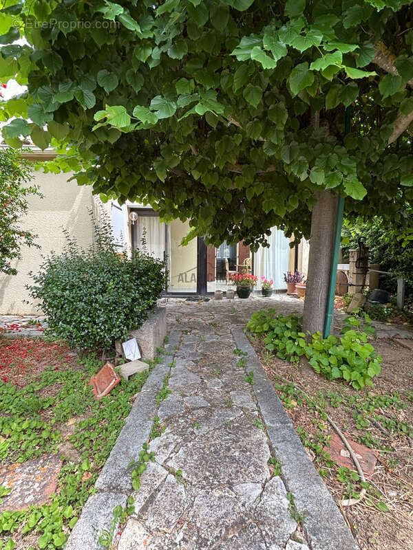 Joli pavillon avec garage et jardin - photo 36