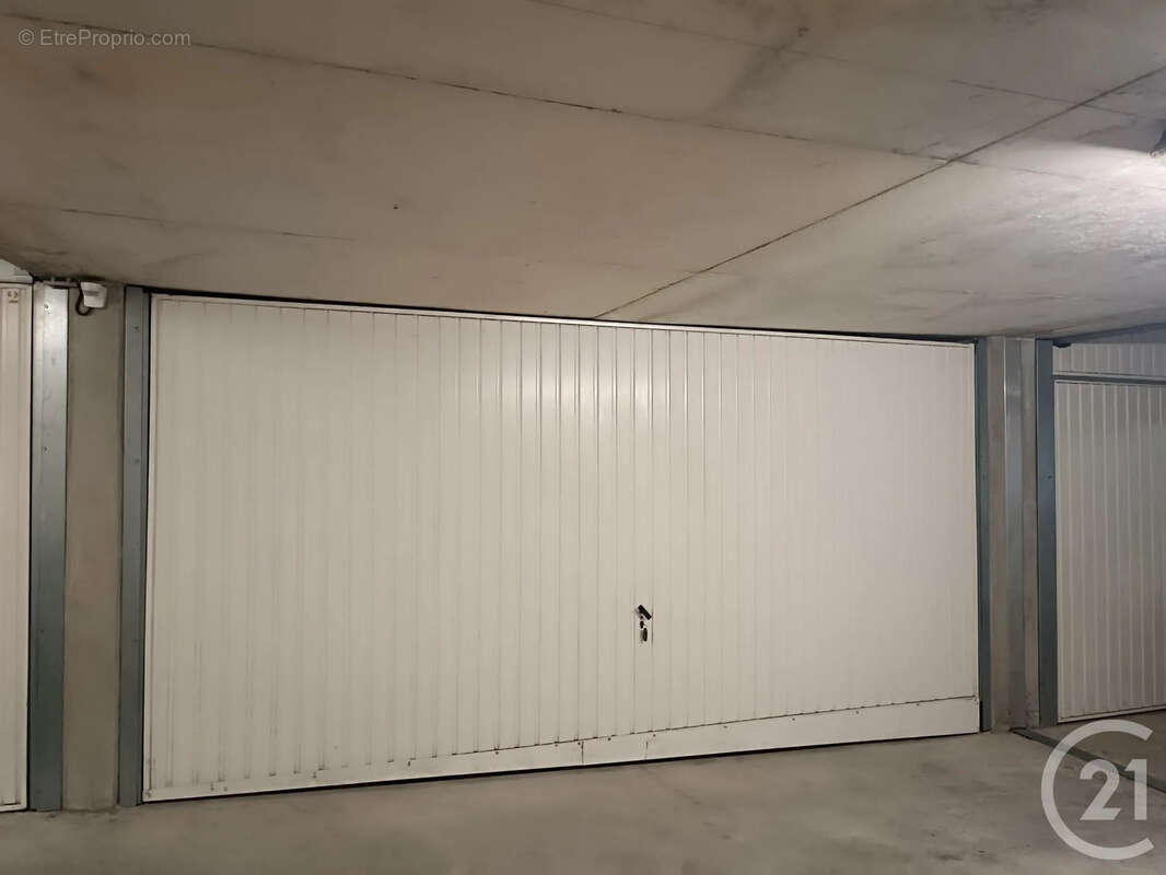 Parking à ANTIBES