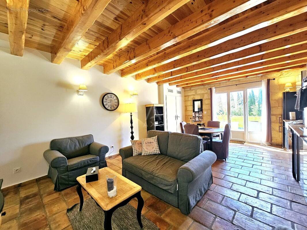 Appartement à ARAMON