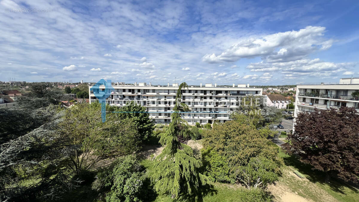 Appartement à CORBEIL-ESSONNES