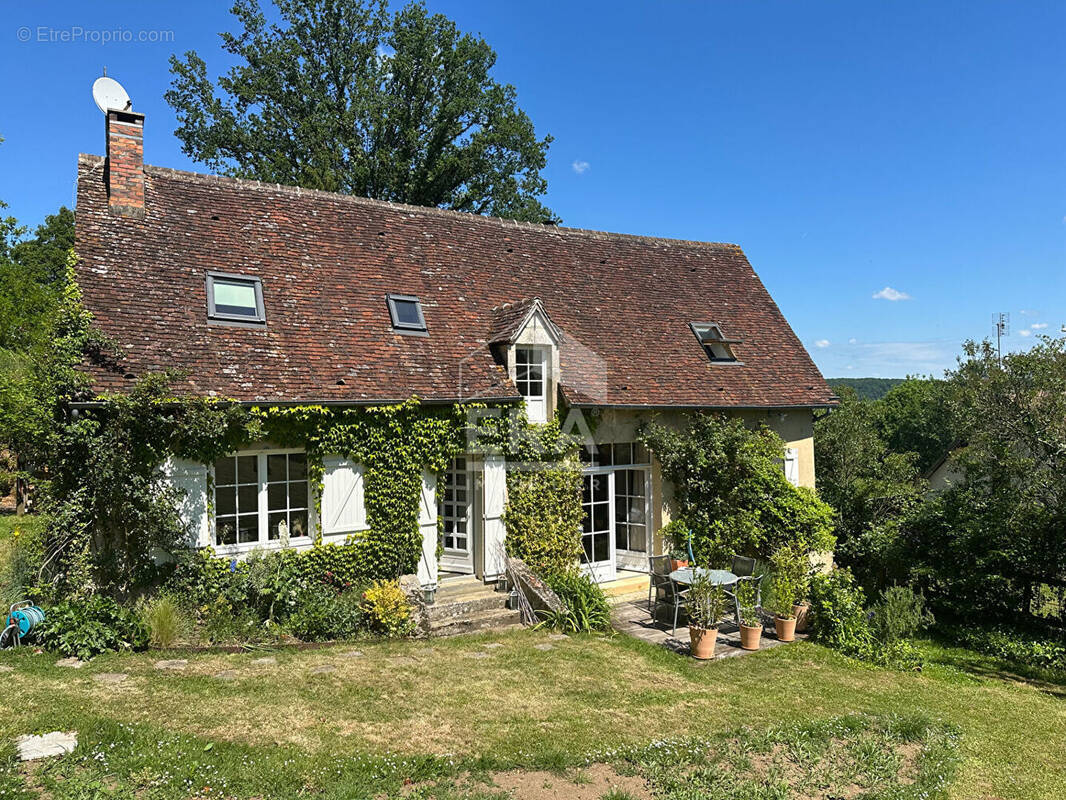 Maison à SAINT-VICTOR-DE-RENO