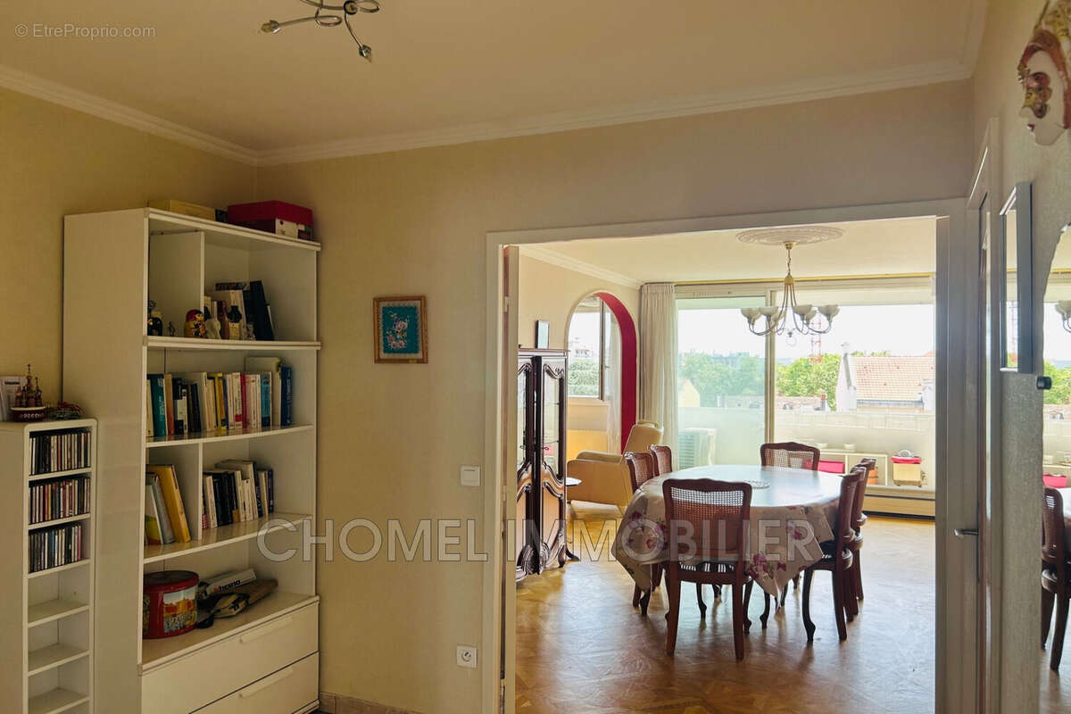 Appartement 97 m² à Villeurbanne  - photo 4