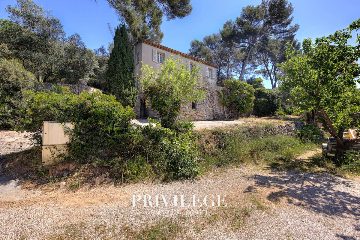 Maison à OLLIOULES