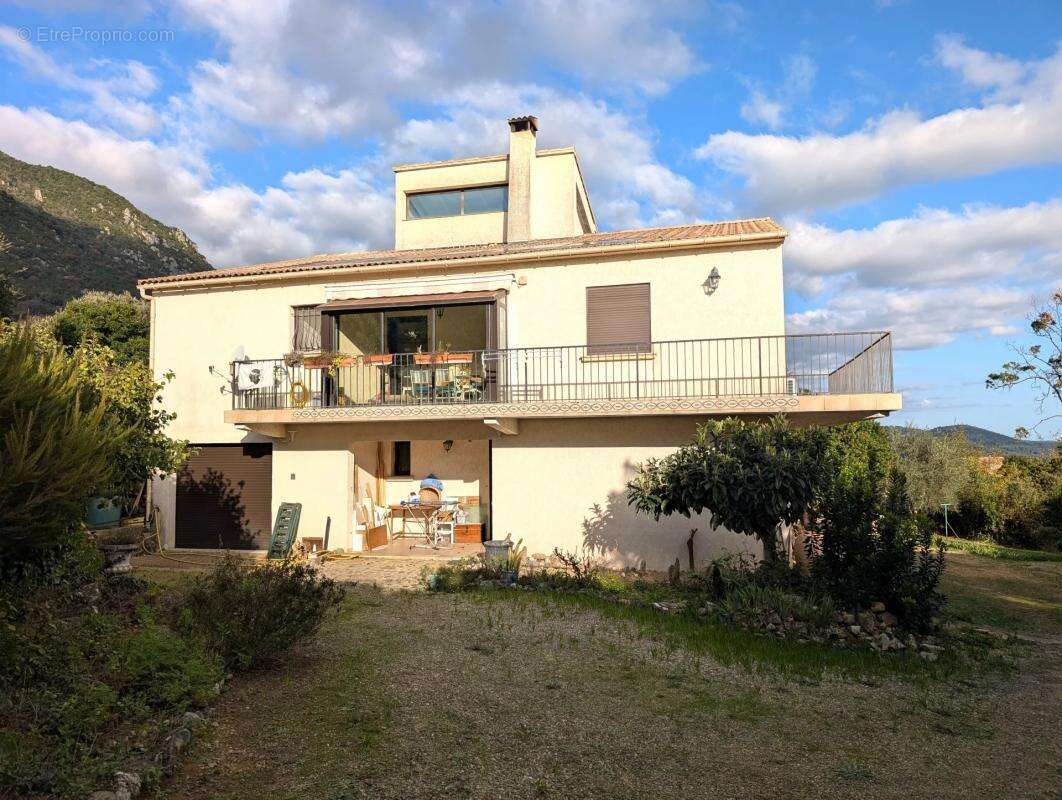 Maison à SANTA-MARIA-POGGIO