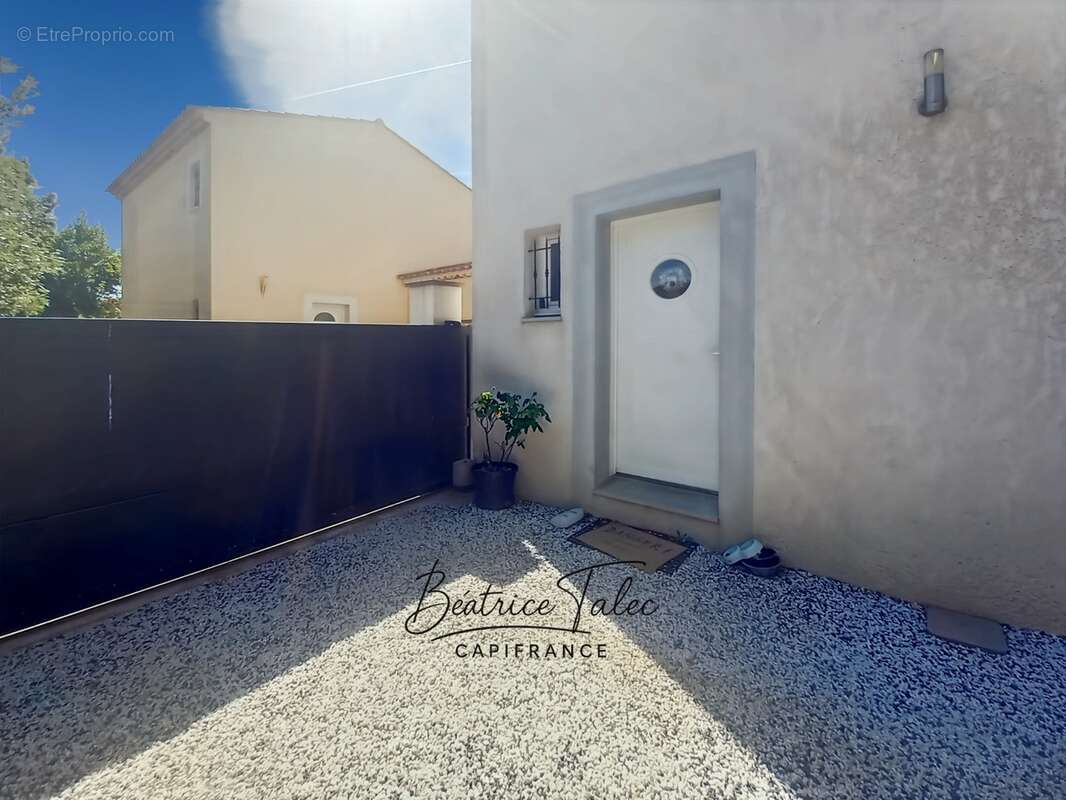 Maison récente – 98 m² – 3 chambres + grand bureau – Terrasse & jardin – DPEB 10 minutes d'aix-en-provence. Quartier calme et re - photo 13