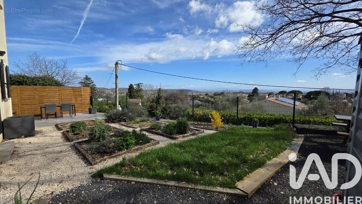 Photo 5 - Maison à SAINT-JULIEN-DE-PEYROLAS