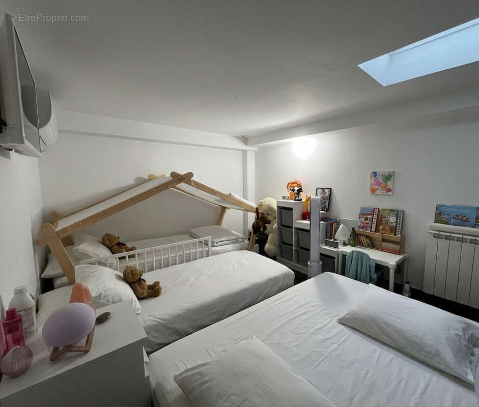 HIDRI IMMO PLUS vous propose un loft d'architecte 4 pièces avec clim réversible et parking loué à La Tronche - photo 11