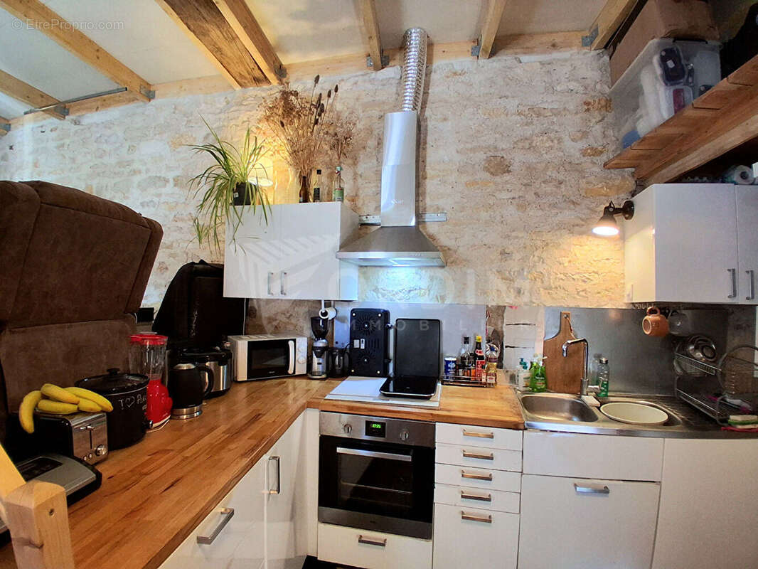 Maison à COULANGES-LA-VINEUSE