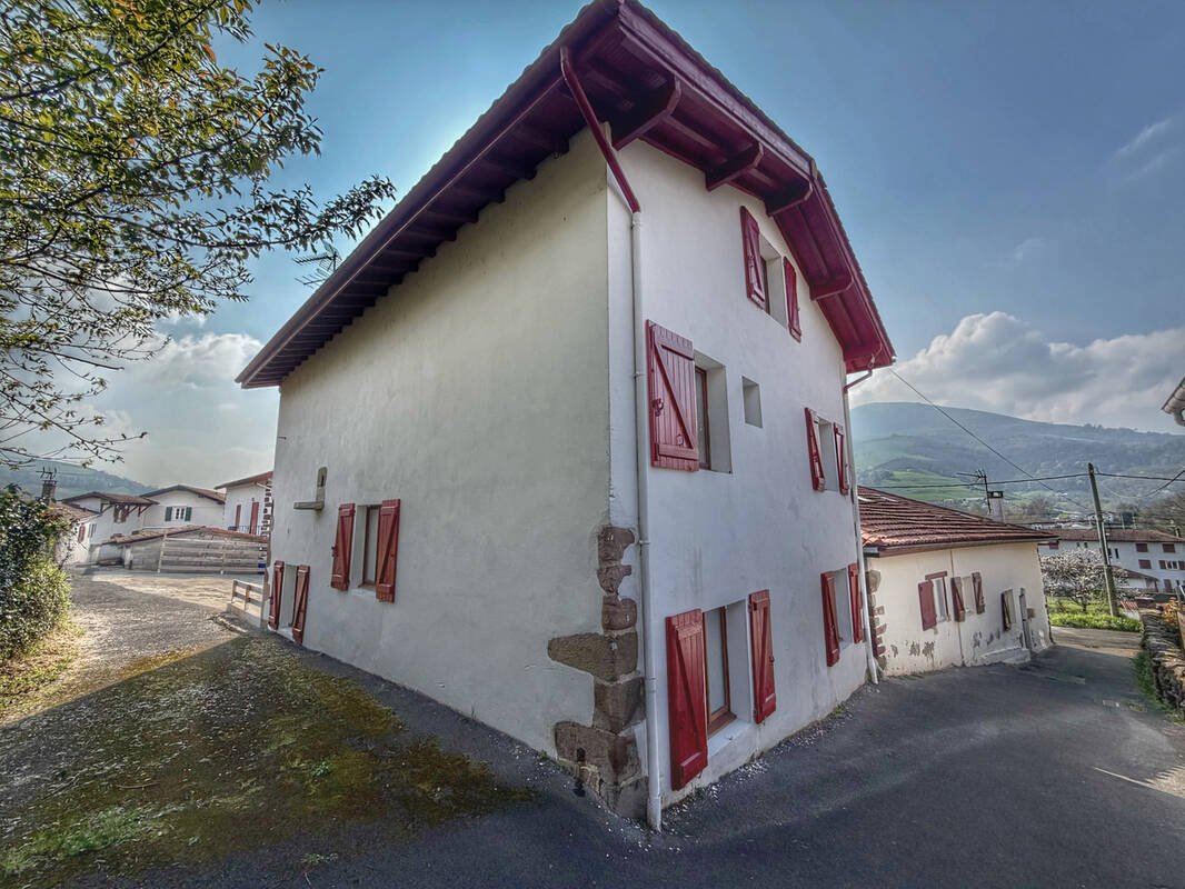 Maison à SAINT-ETIENNE-DE-BAIGORRY