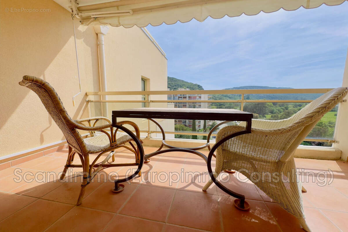 Appartement à MANDELIEU-LA-NAPOULE