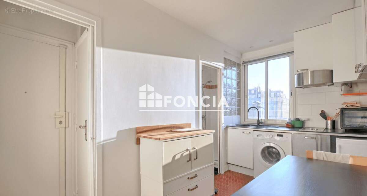 Appartement à PARIS-14E