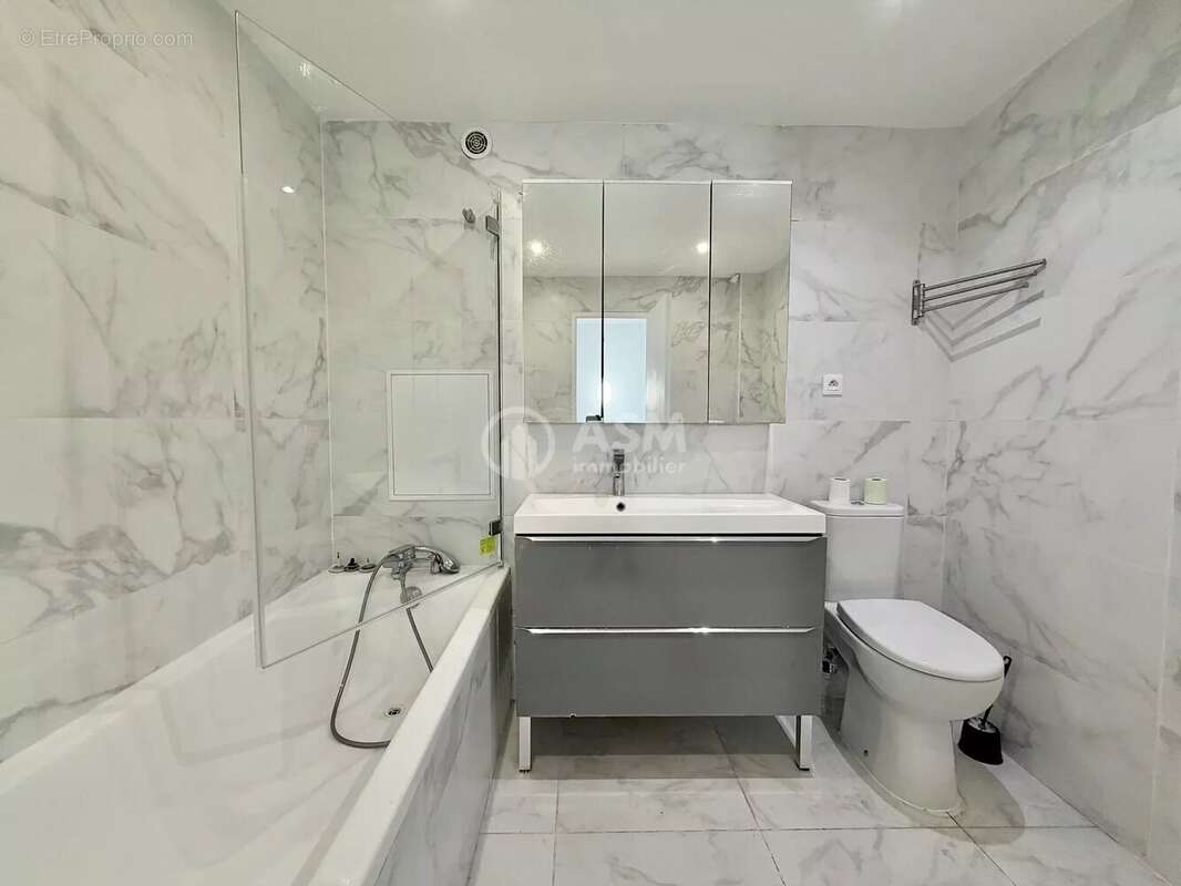 Appartement à COURBEVOIE