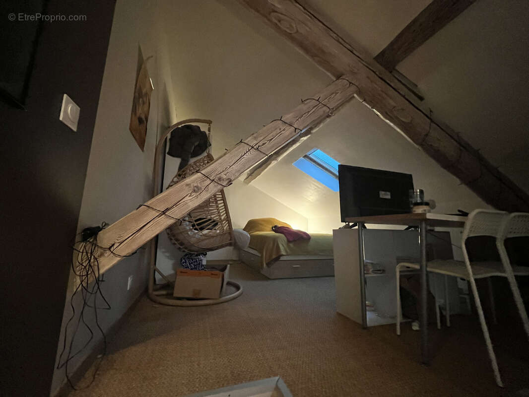 Appartement à VEAUCHE