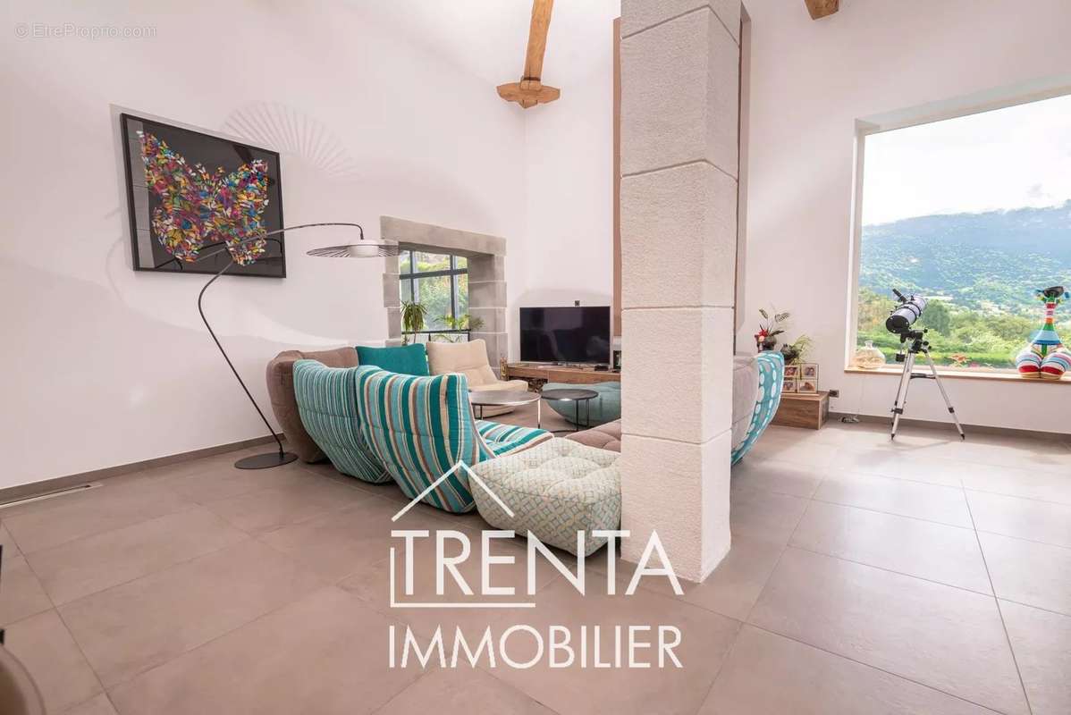 Maison à SAINT-JEAN-DE-MOIRANS