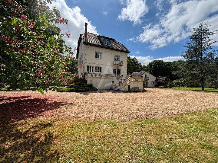 Maison à PRECIGNE