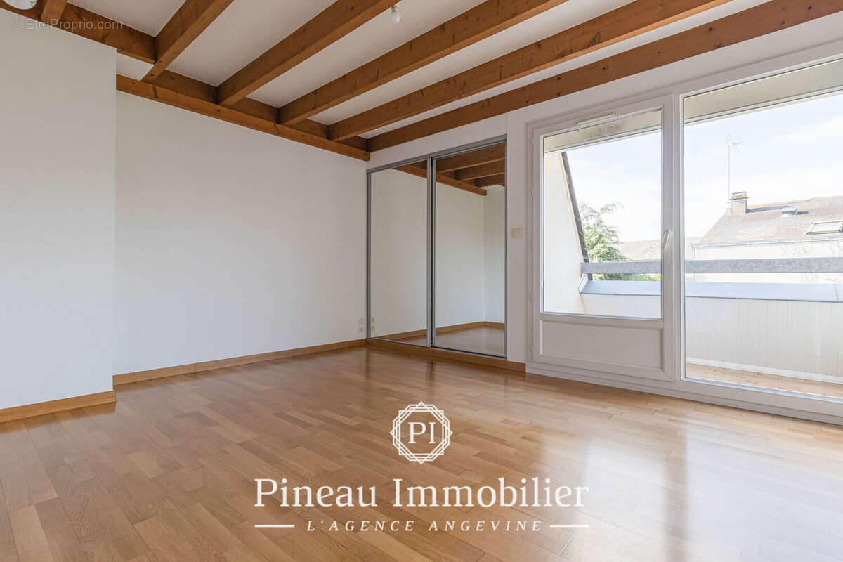 Angers - Quartier Bichon / Camus / CHU - Maison familiale 4 chambres avec jardin, terrasse et grand garage - photo 10