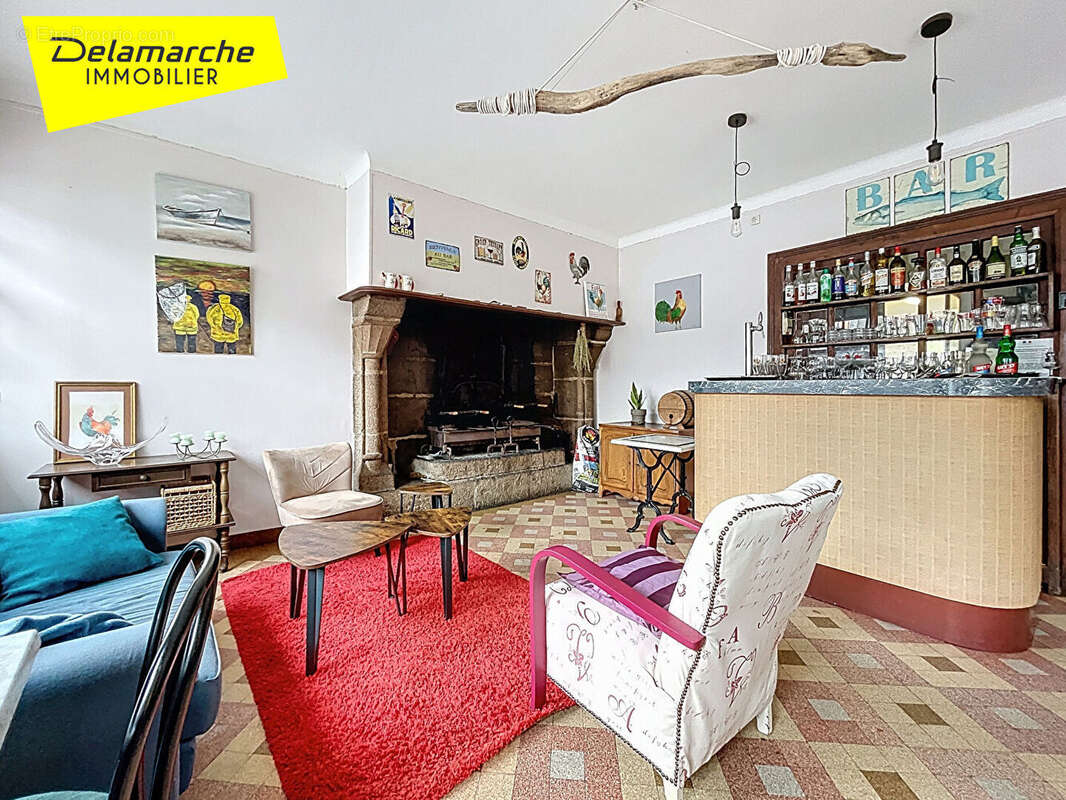A VENDRE : Maison familiale dans le centre bourg de Pont Farcy - photo 4