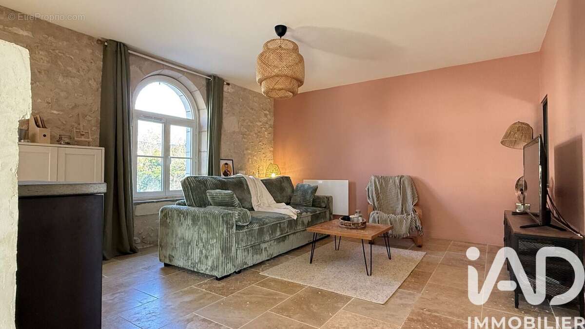Maison 100 m² à Mosnes  - photo 4