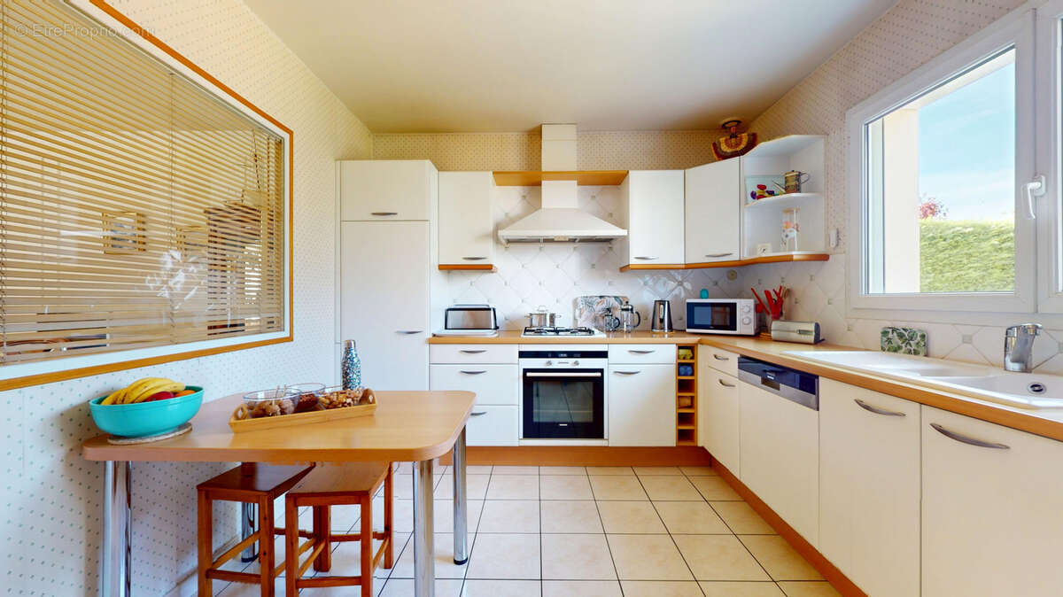 Maison à SAINTE-GENEVIEVE-DES-BOIS