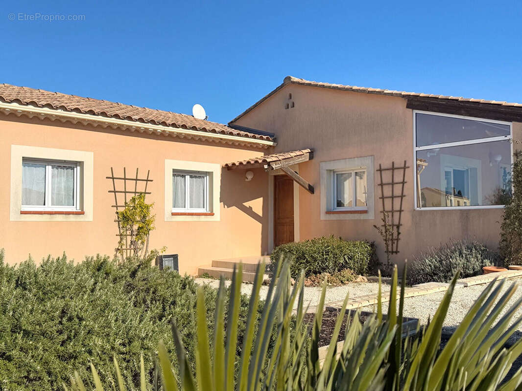 Maison à SAINTE-CECILE-LES-VIGNES