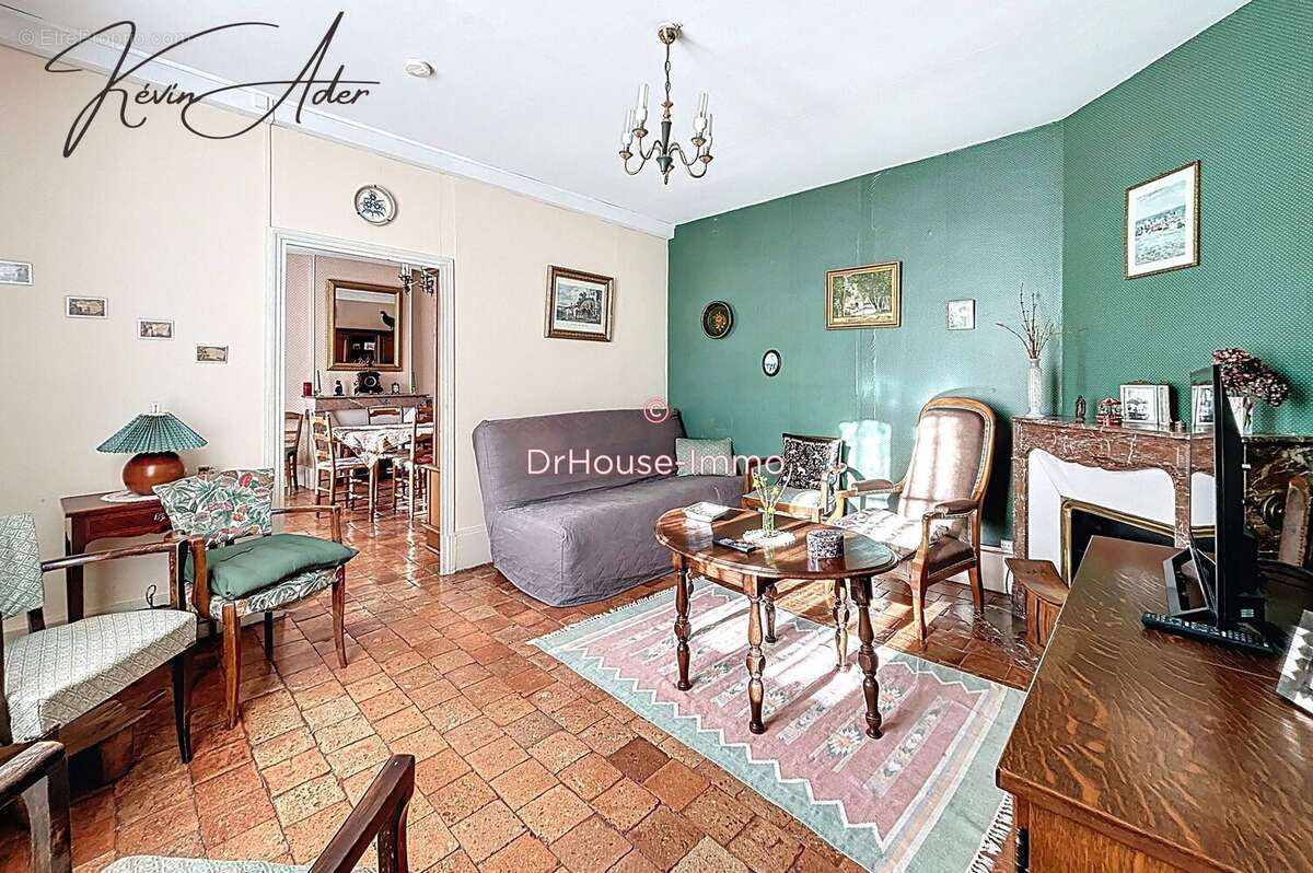 Maison à LA CHAPELLE-SAINT-MESMIN