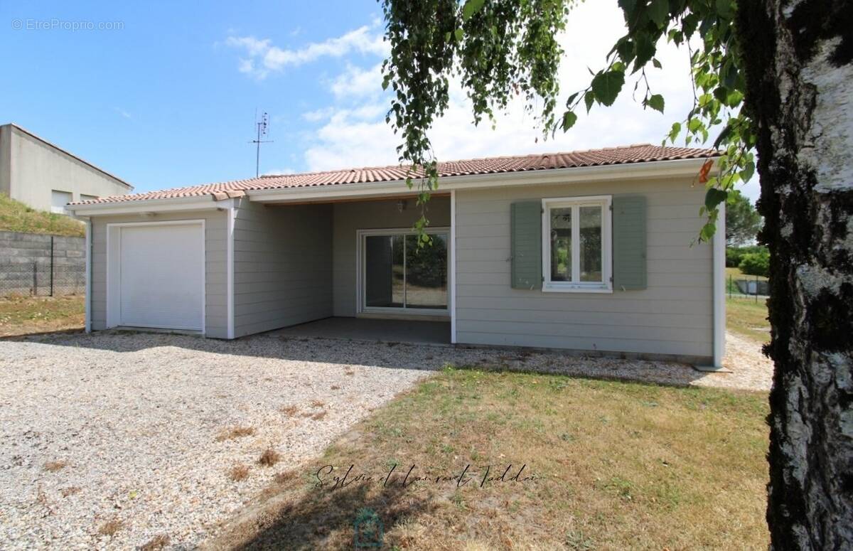 Maison à JONZAC