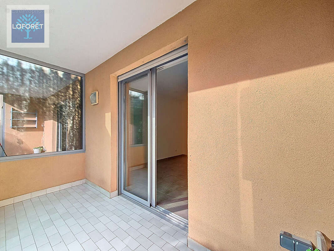 Appartement à VALLAURIS