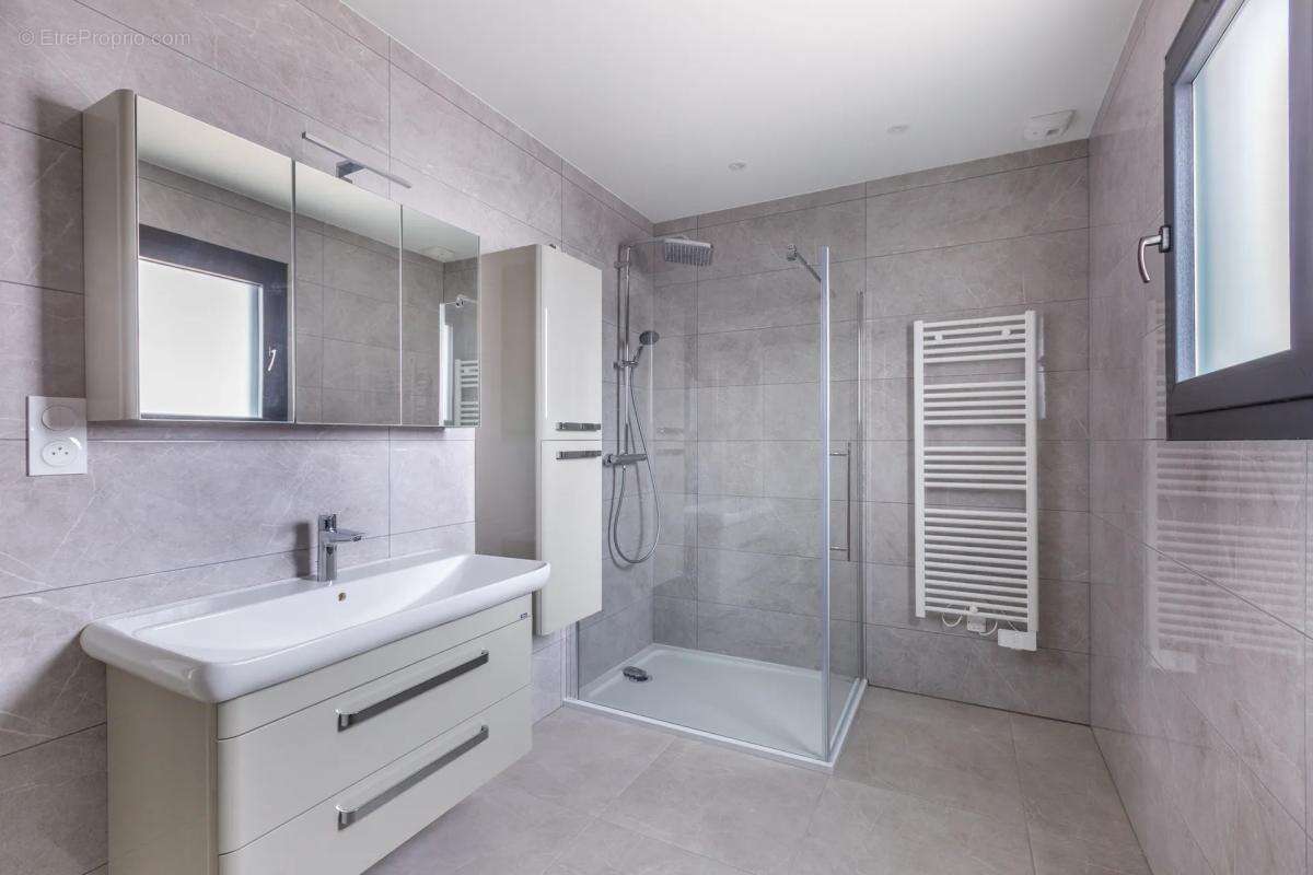 Maison à BOURGOIN-JALLIEU