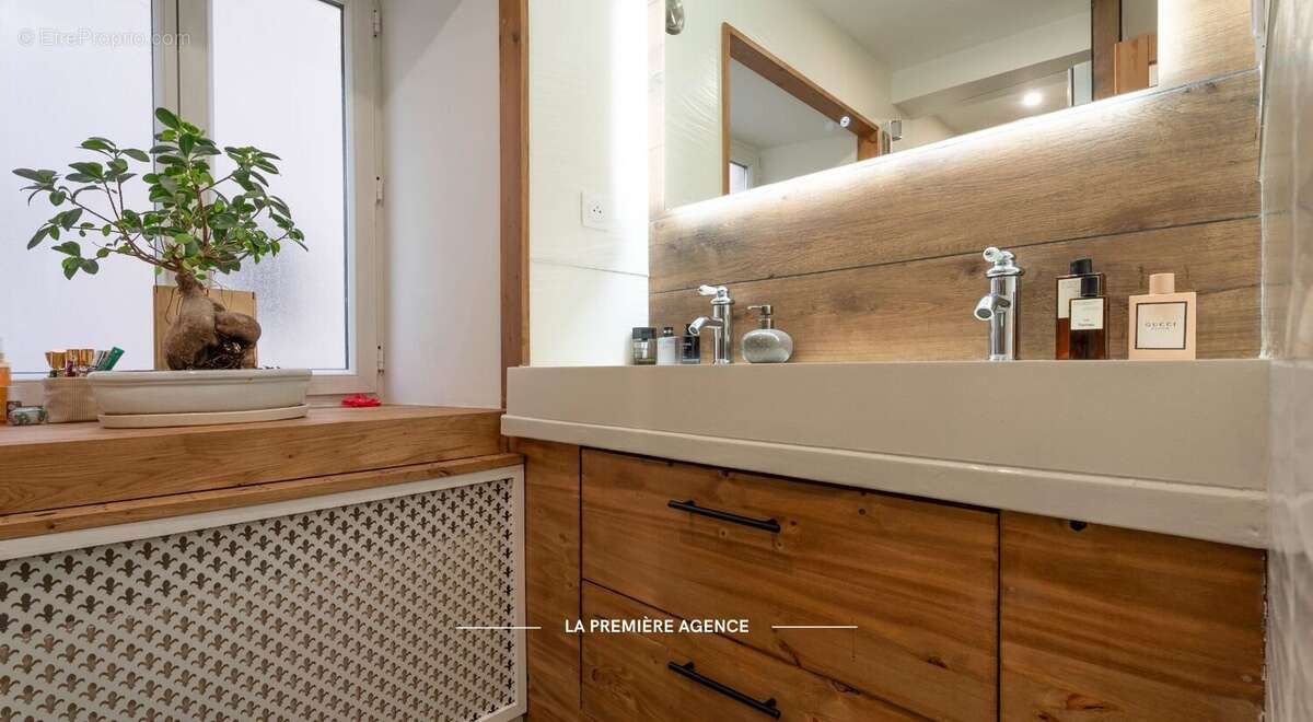 Appartement à PONTCHARRA-SUR-TURDINE