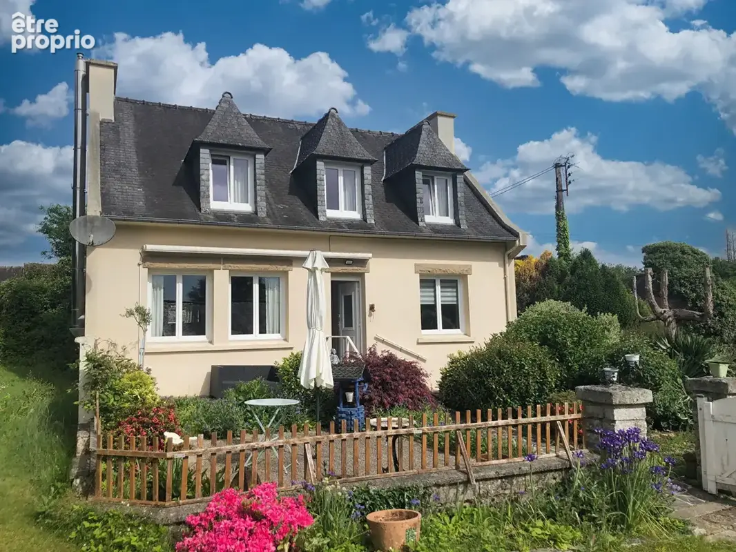 Maison à HUELGOAT