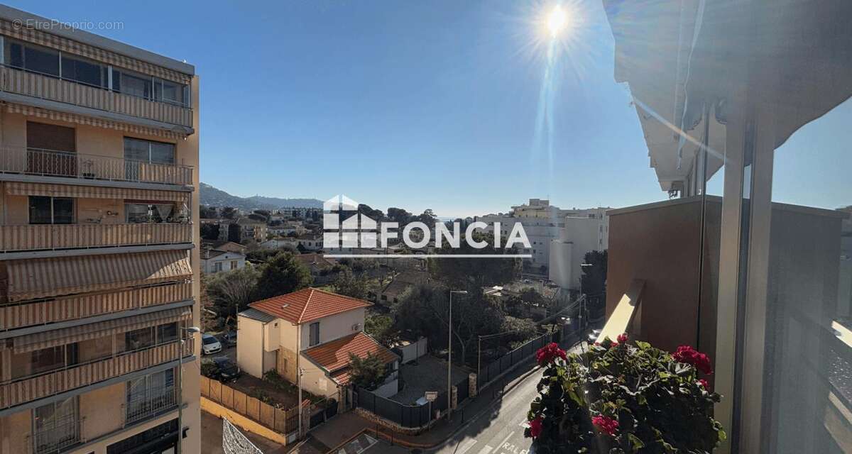 Appartement à LE CANNET