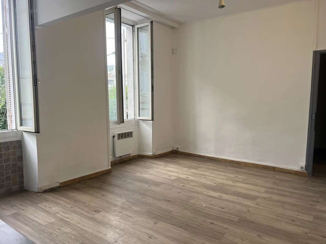 Appartement à MARSEILLE-3E